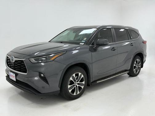 2023 Toyota Highlander Hybrid XLE