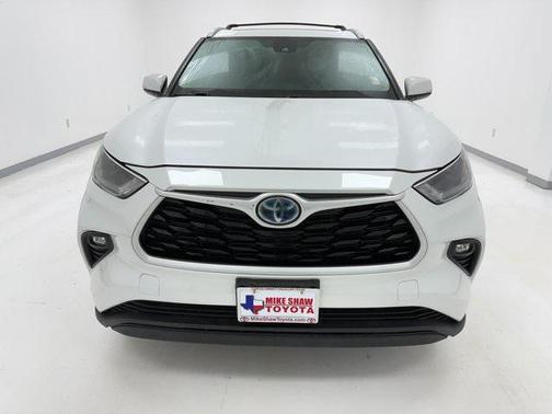 2022 Toyota Highlander Hybrid XLE