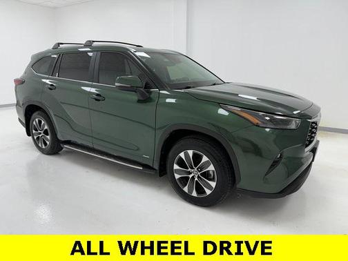 2025 Toyota Highlander Hybrid XLE