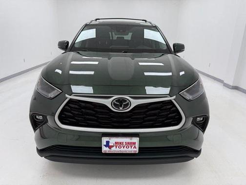 2025 Toyota Highlander Hybrid XLE