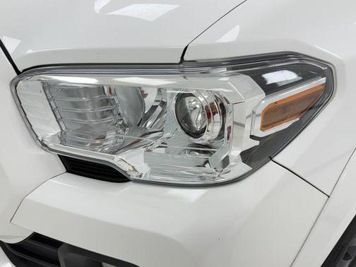 Ice 2023 Toyota Tacoma SR5