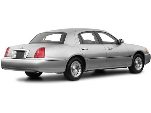 2001 Lincoln Town Car Signature