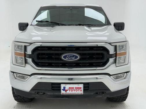 Oxford White 2022 Ford F-150 XLT