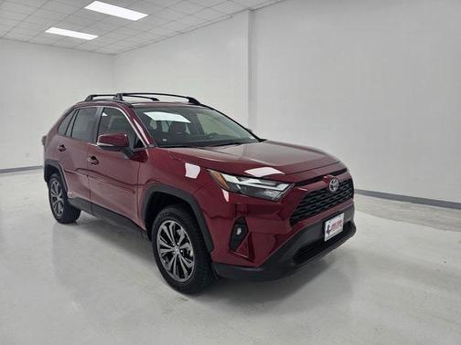 2025 Toyota RAV4 Hybrid XLE Premium