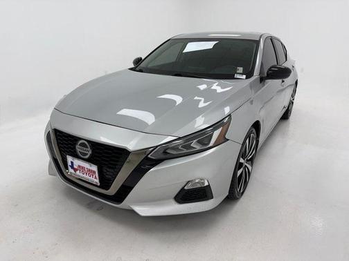2021 Nissan Altima SR FWD