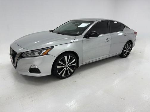 2021 Nissan Altima SR FWD