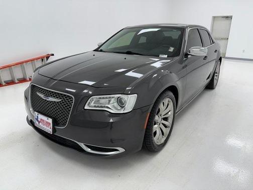 2020 Chrysler 300 Touring