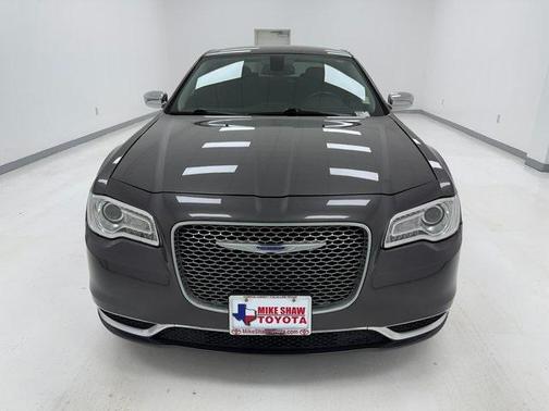 2020 Chrysler 300 Touring