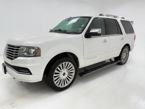 2015 Lincoln Navigator Base