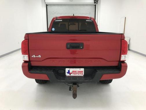 2016 Toyota Tacoma SR