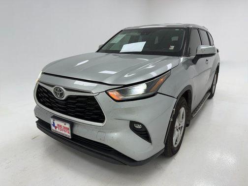 2021 Toyota Highlander LE