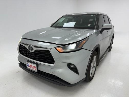 2021 Toyota Highlander LE