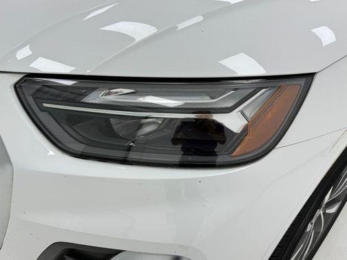 Ibis White 2023 Audi Q5 45 S line Premium Plus