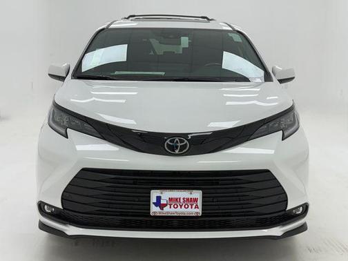 2026 Toyota Sienna Woodland Edition