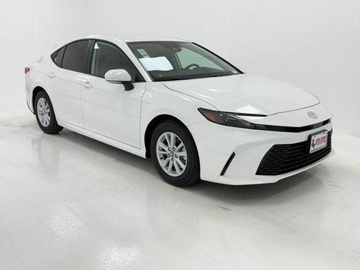 Ice Cap 2026 Toyota Camry LE