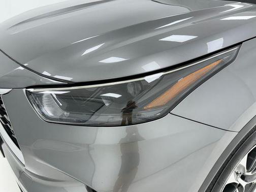 Heavy Metal 2026 Toyota Highlander Hybrid XLE