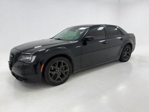 Gloss Black 2021 Chrysler 300 Touring