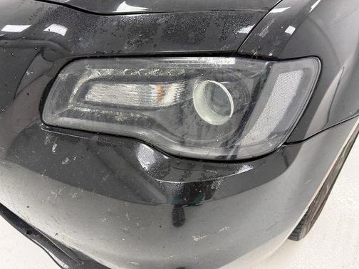 Gloss Black 2021 Chrysler 300 Touring