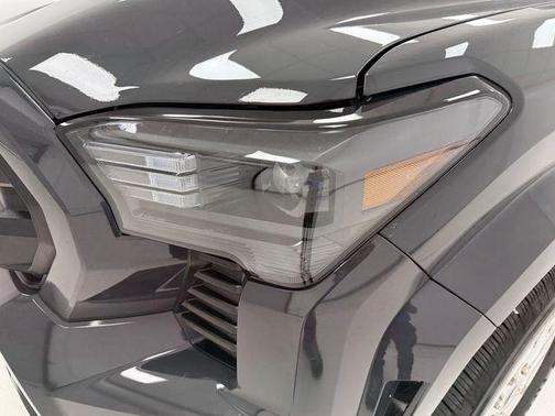 01l7ff20 2025 Toyota Tacoma SR5