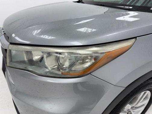 2015 Toyota Highlander LE