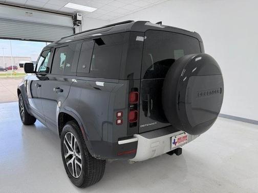 2024 Land Rover Defender 110 P300
