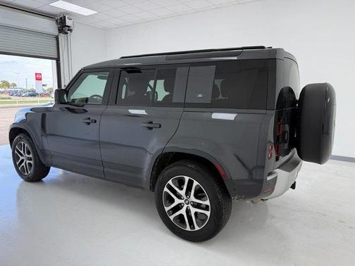 2024 Land Rover Defender 110 P300