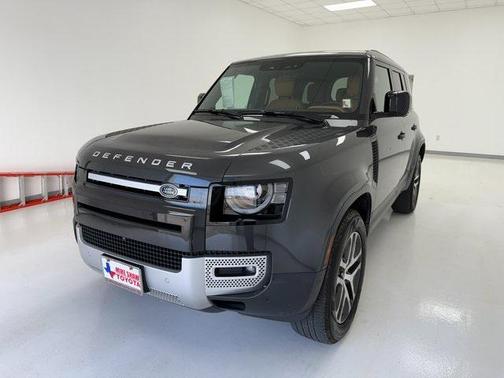 2024 Land Rover Defender 110 P300