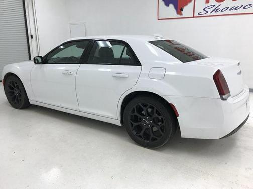 2019 Chrysler 300 S