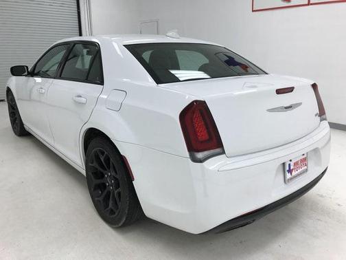 2019 Chrysler 300 S
