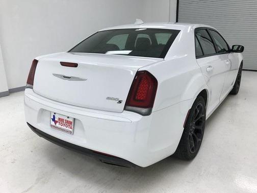 2019 Chrysler 300 S