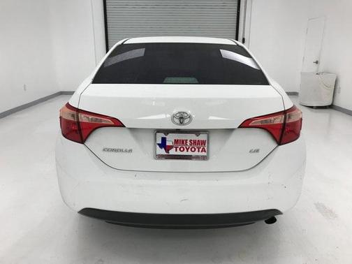 Photo 5 of 21 of 2017 Toyota Corolla LE