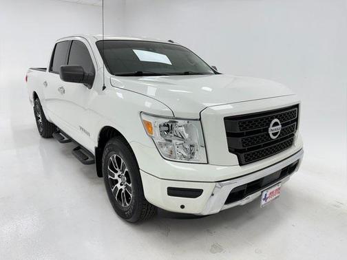 2021 Nissan Titan SV