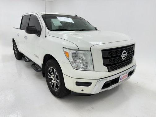 2021 Nissan Titan SV