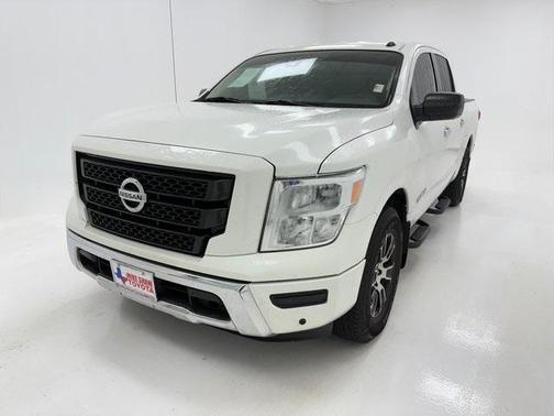 2021 Nissan Titan SV
