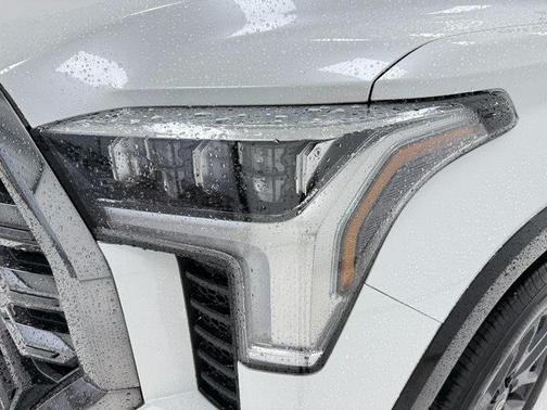 2025 Toyota Tundra Hybrid Platinum
