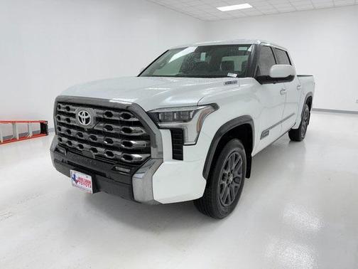 2025 Toyota Tundra Hybrid Platinum