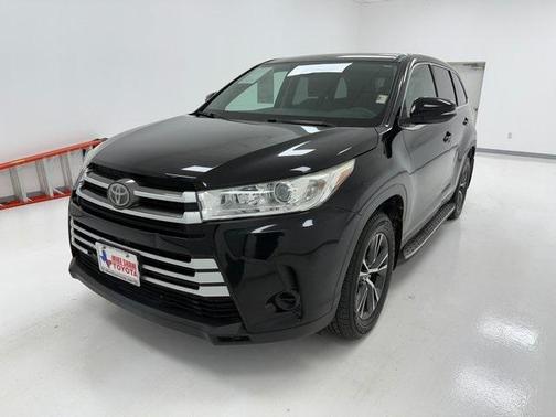 2019 Toyota Highlander LE I4
