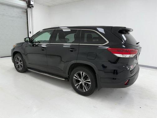 2019 Toyota Highlander LE I4