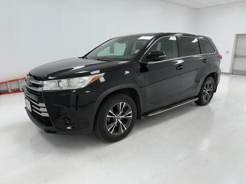 2019 Toyota Highlander LE I4