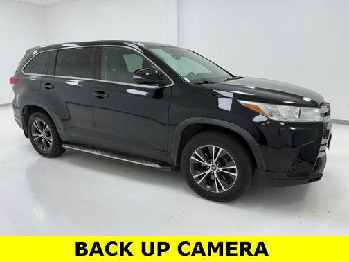 2019 Toyota Highlander LE I4