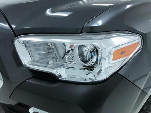 2017 Toyota Tacoma SR