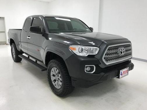 2017 Toyota Tacoma SR