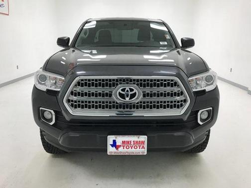 2017 Toyota Tacoma SR