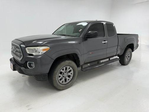 2017 Toyota Tacoma SR