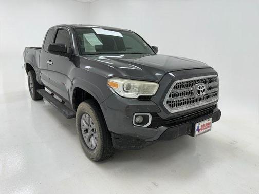 2017 Toyota Tacoma SR