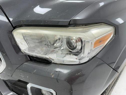 2017 Toyota Tacoma SR