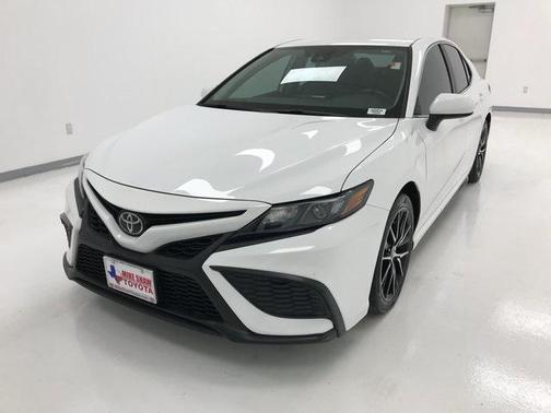 Super White 2021 Toyota Camry SE
