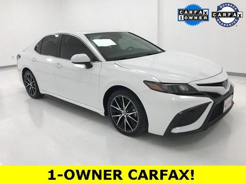 Super White 2021 Toyota Camry SE