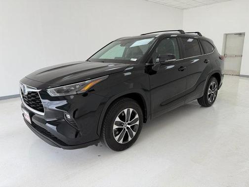 2024 Toyota Highlander Hybrid XLE