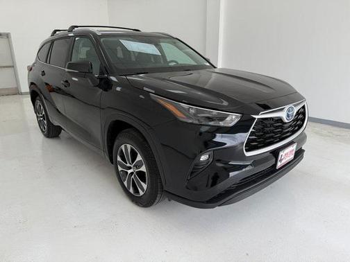2024 Toyota Highlander Hybrid XLE